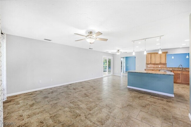 Building Photo - 17075 Edgewater Dr