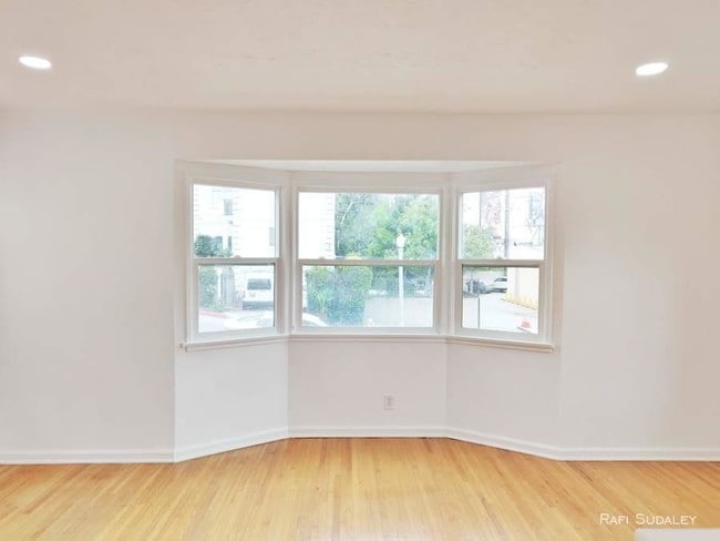 Building Photo - 1 bedroom in West Hollywood CA 90069