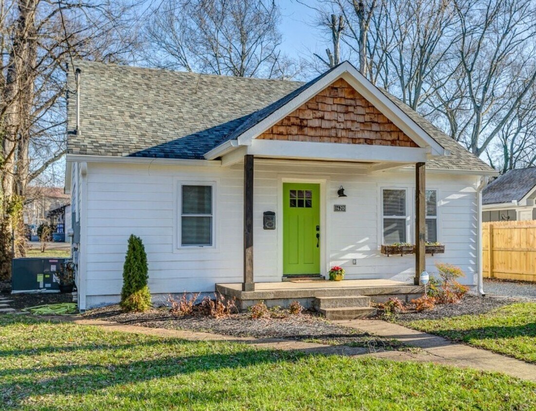 Foto principal - 1620 14th Ave N