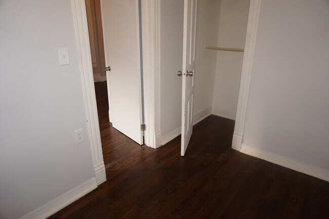 Foto del edificio - 2340 N Leavitt St
