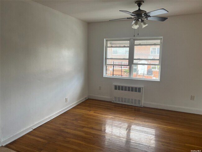 Building Photo - 74-27 85th Dr