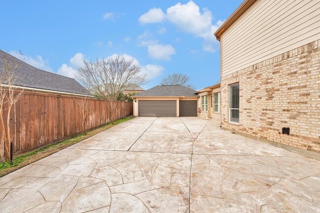 Building Photo - 1507 Lake Charlotte Ln