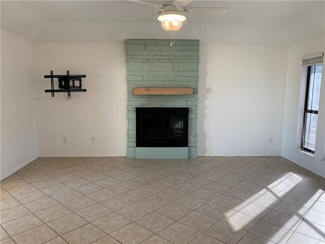 Building Photo - 15334 Barataria Dr