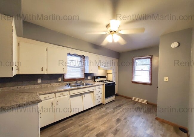 Foto del edificio - 736 Sherman Ave