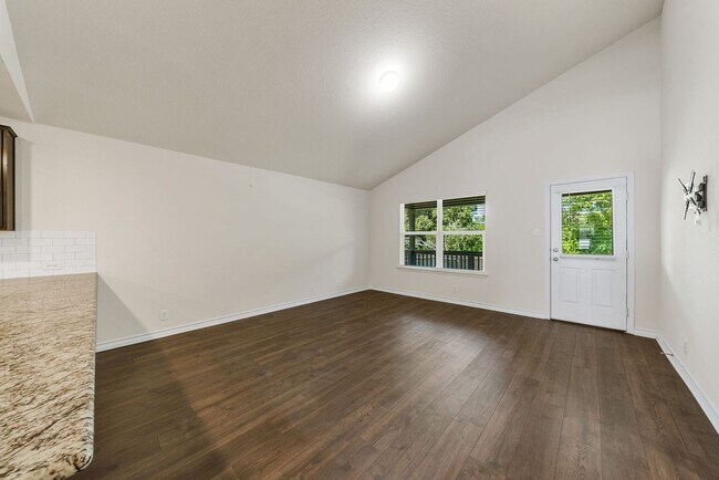 Foto del edificio - 4 bedroom/2.5 Bath Canyons at Amhurst Subd...