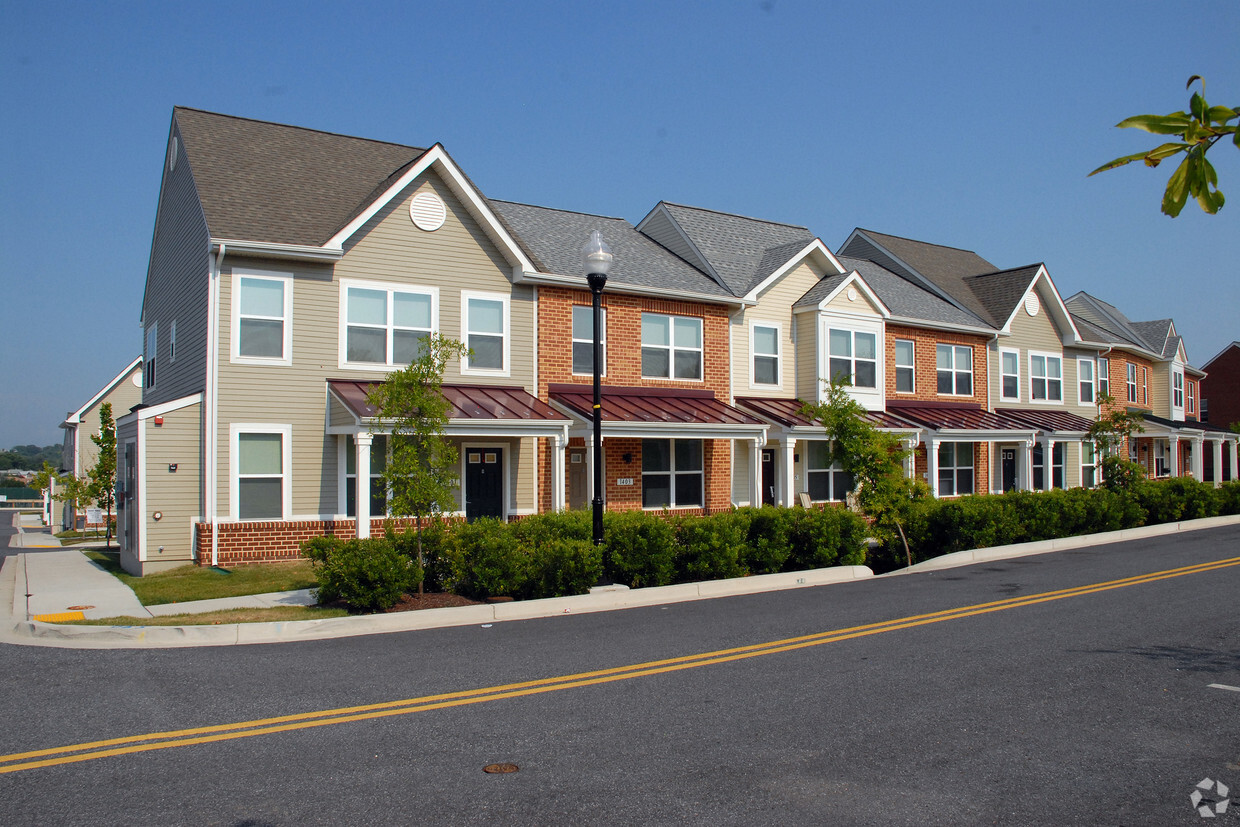 Primary Photo - Key's Pointe Residences Townhomes