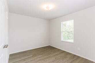Building Photo - 21522 Kimro Ln