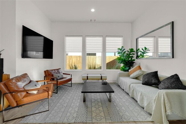 Foto del edificio - 4016 St Peter Ln