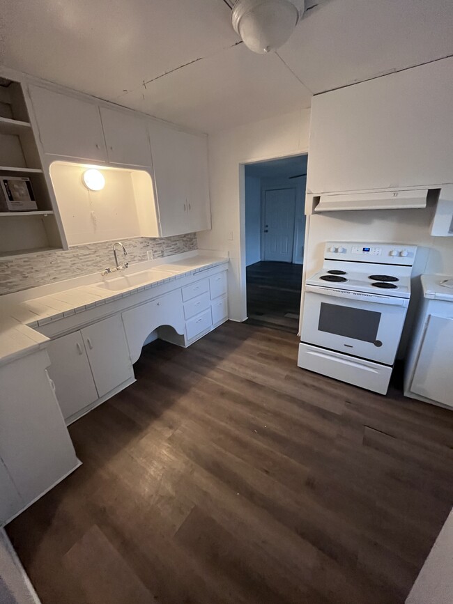 Kitchen area - 6340 6th Ave