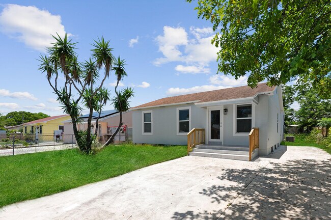 Foto del edificio - 720 McIntosh St