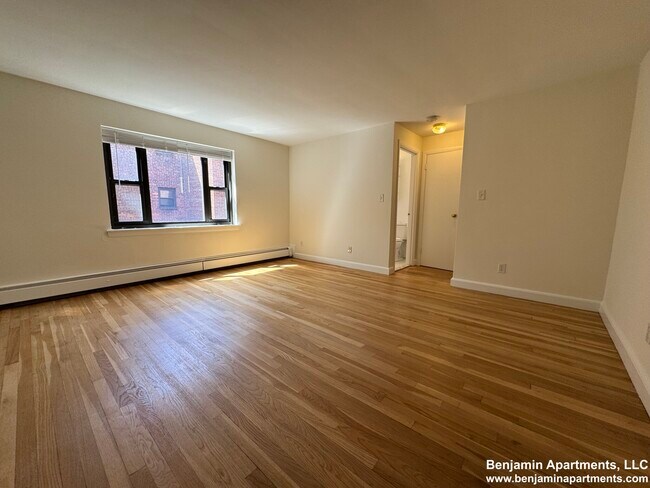 Building Photo - 43 Harvard St