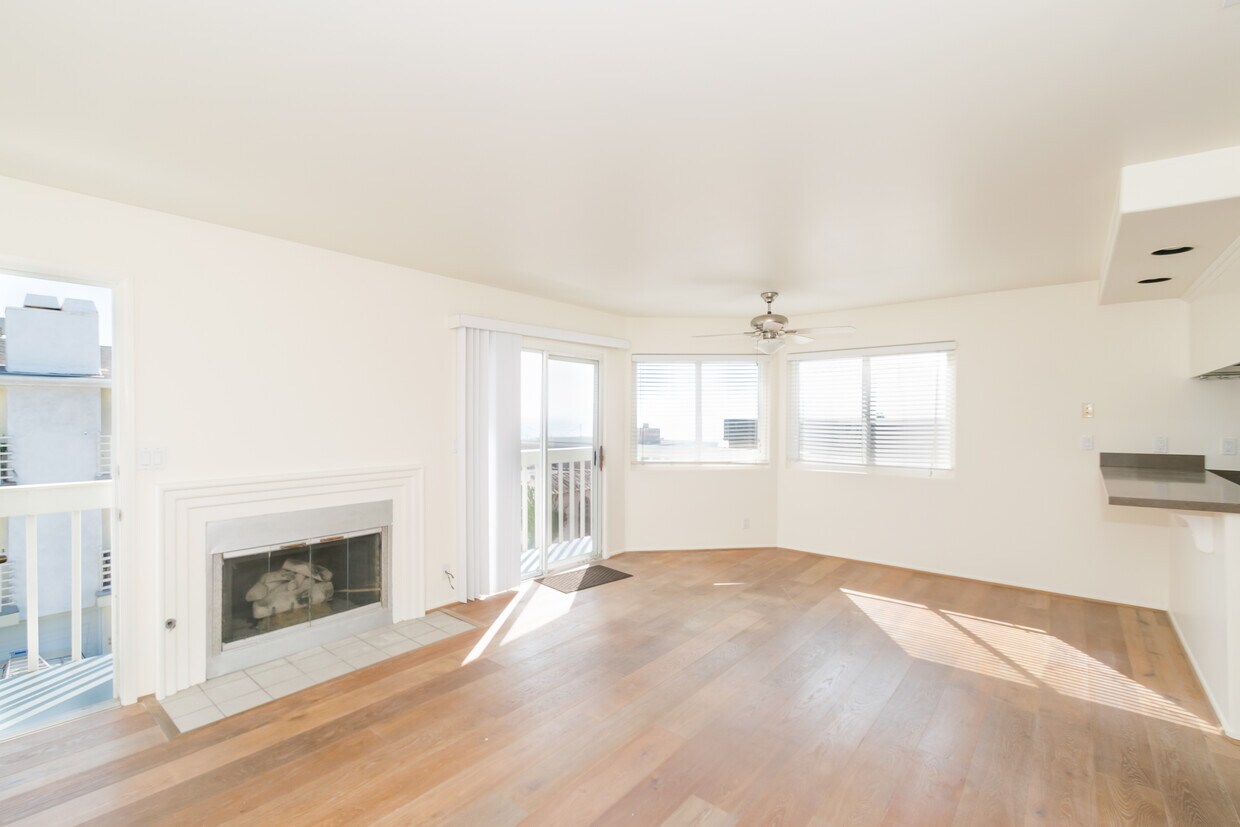 Primary Photo - 221 44th St