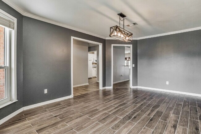 Foto del edificio - Welcome to your dream home! This stunning 4-bedroom, 3-bathroom residence is perfectly situated n...