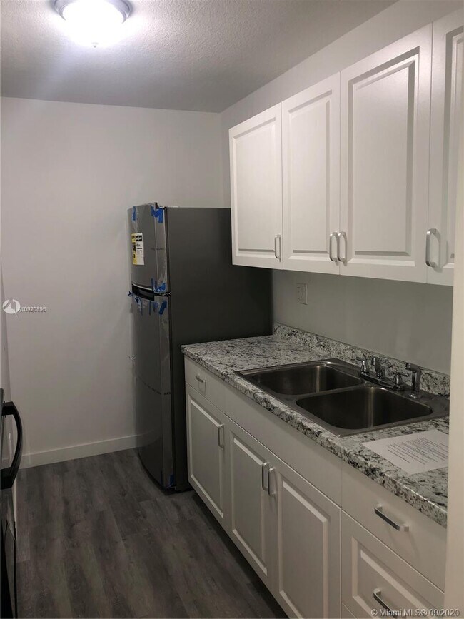 Foto del edificio - 7427 SW 152nd Ave