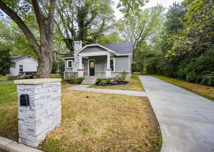 Foto principal - 1108 N Academy St