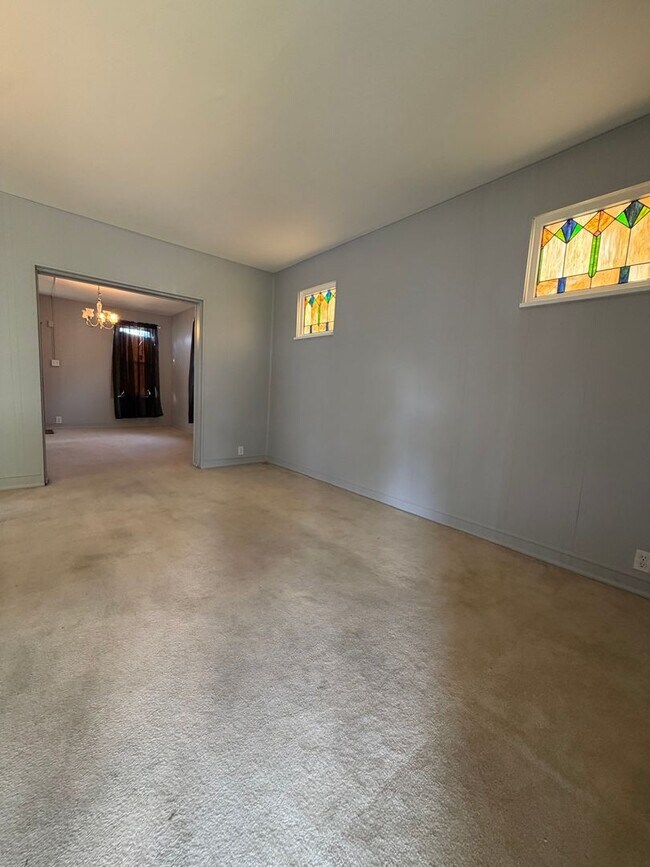 Foto del edificio - 2532 E 23rd St