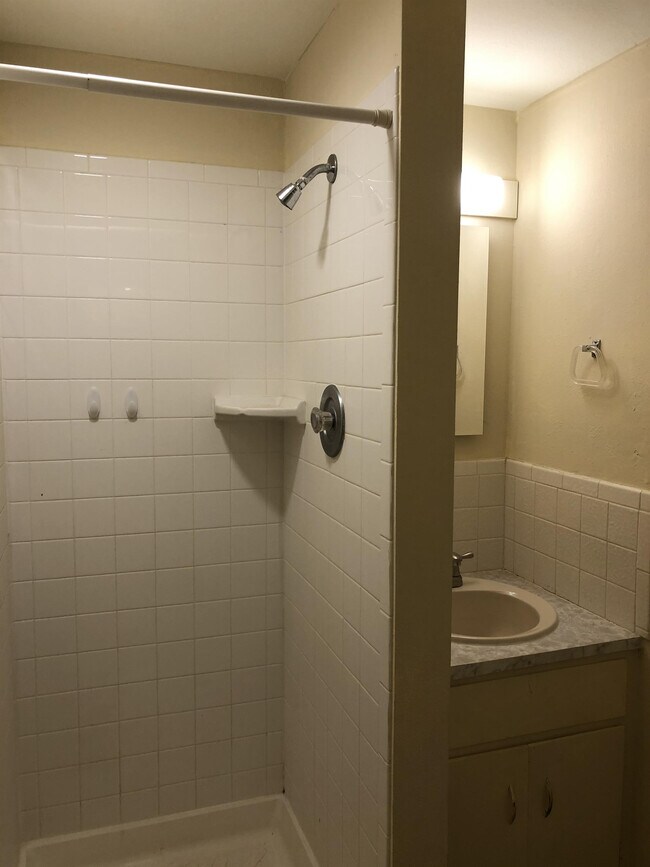 Foto del edificio - 1101 Ash Dr