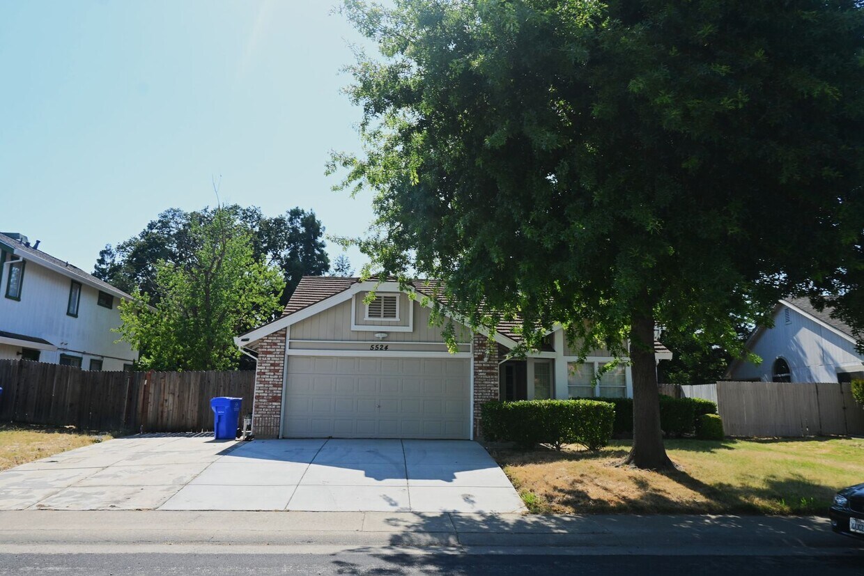 Foto principal - Resident Benefit Package Property