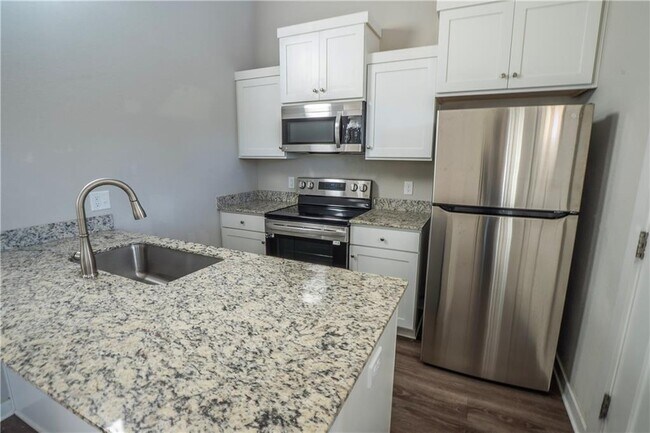 Foto del edificio - 704 N Honey Locust Bnd