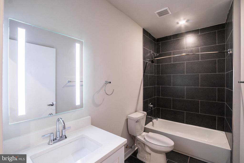 Primary Photo - 1330 S Patton St