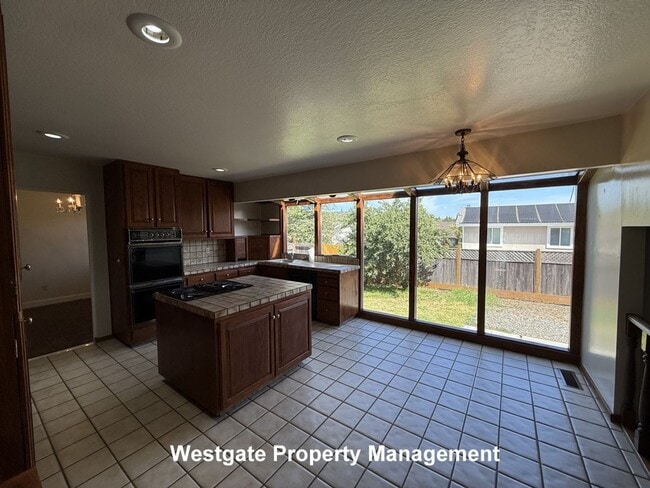 Foto del edificio - 328 Smith Dr