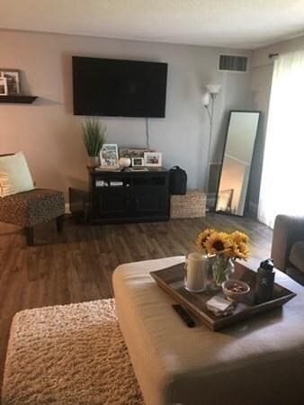 Foto del edificio - 46 Silver Hill Ln