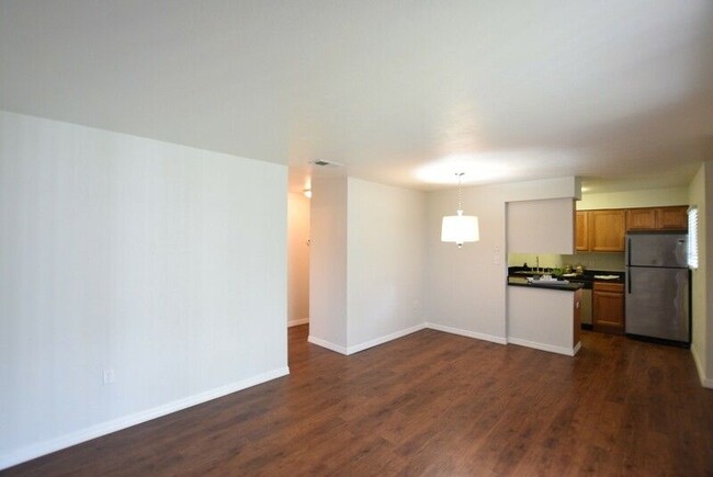 Foto del edificio - Beautiful 1 Bedroom Apartment