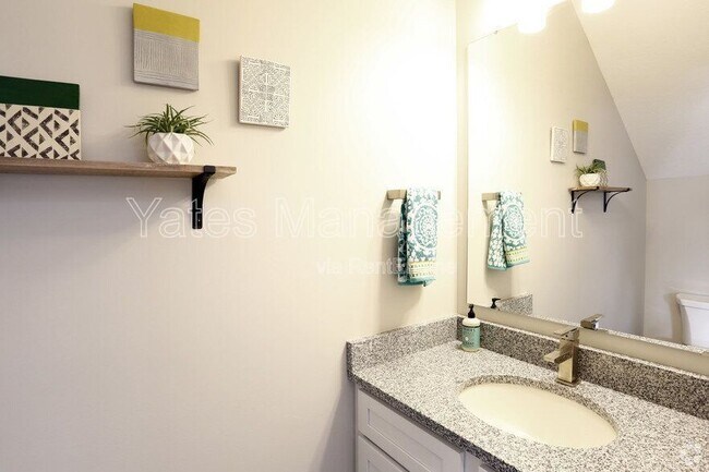 Foto del edificio - 219 Colonial Drive,