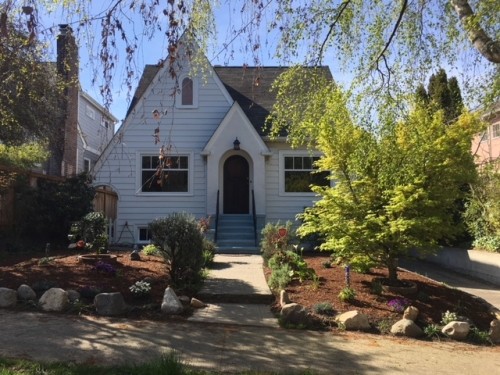 Primary Photo - Maple Leaf Tudor 507 - 3 bedrooms + den