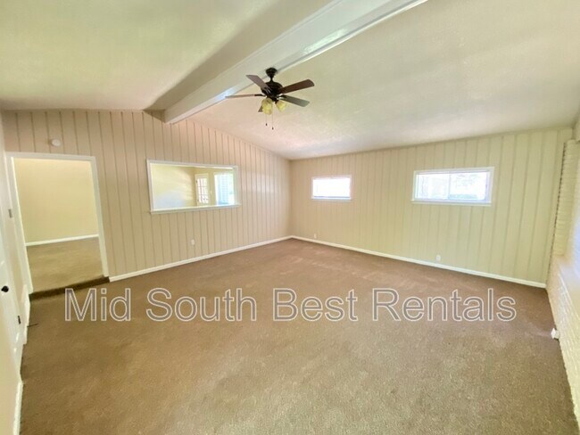Building Photo - 3083 Bluffdale St