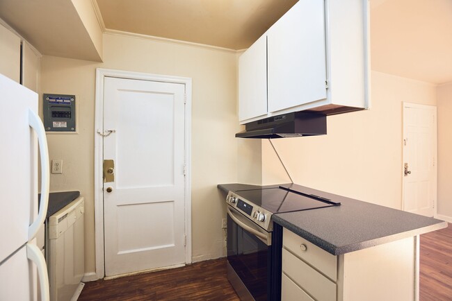 Photo - 1086 Briarcliff Rd NE (Atlanta, GA) Apartment