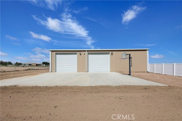 Building Photo - 7454 Tamarisk Ave