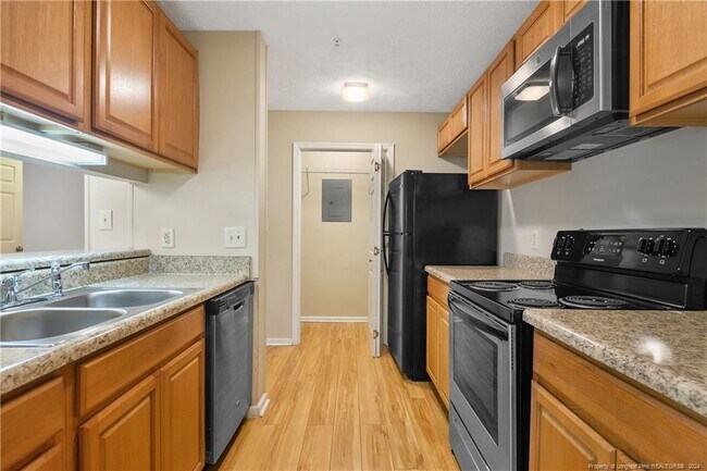 Building Photo - 283 Waterdown Dr