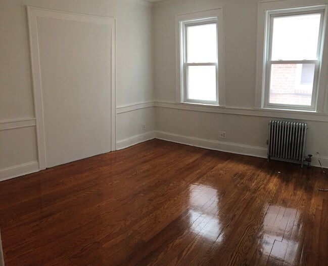 Building Photo - 20-52-52 27th St