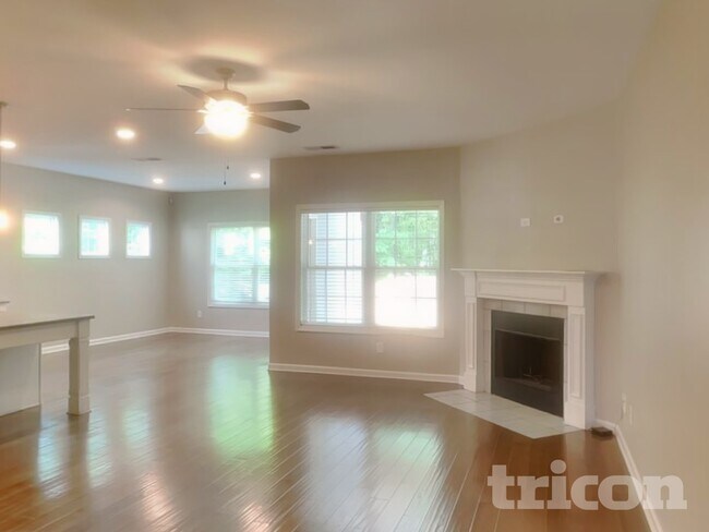 Foto del edificio - 30 Doolittle Ct