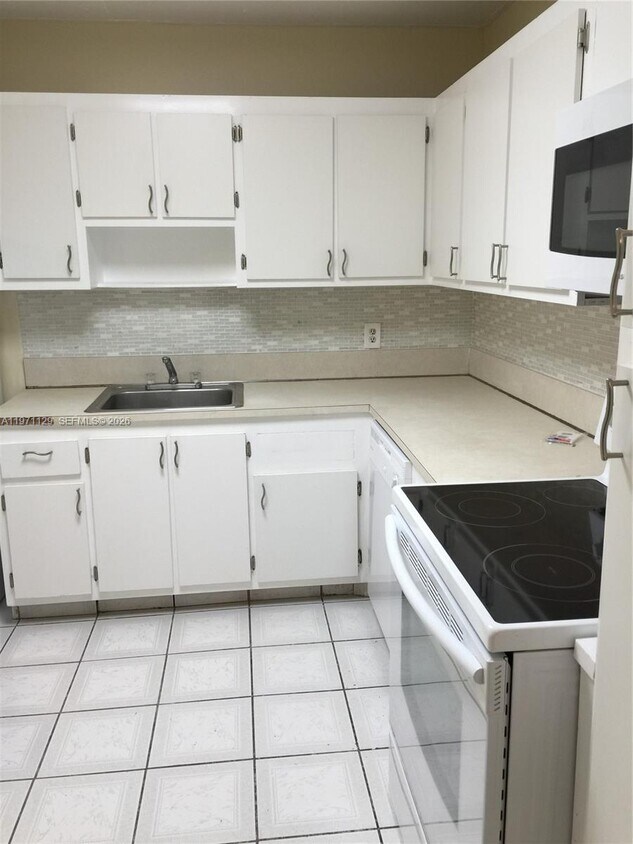 Foto del edificio - 2025 NE 164th St