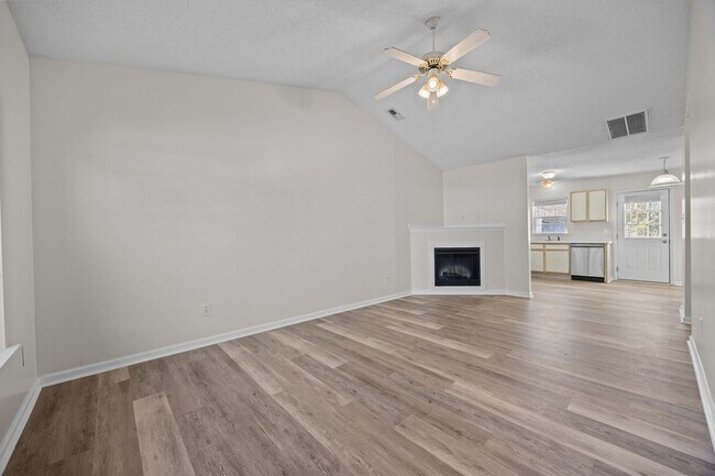 Foto del edificio - Welcome to Corbin Street!