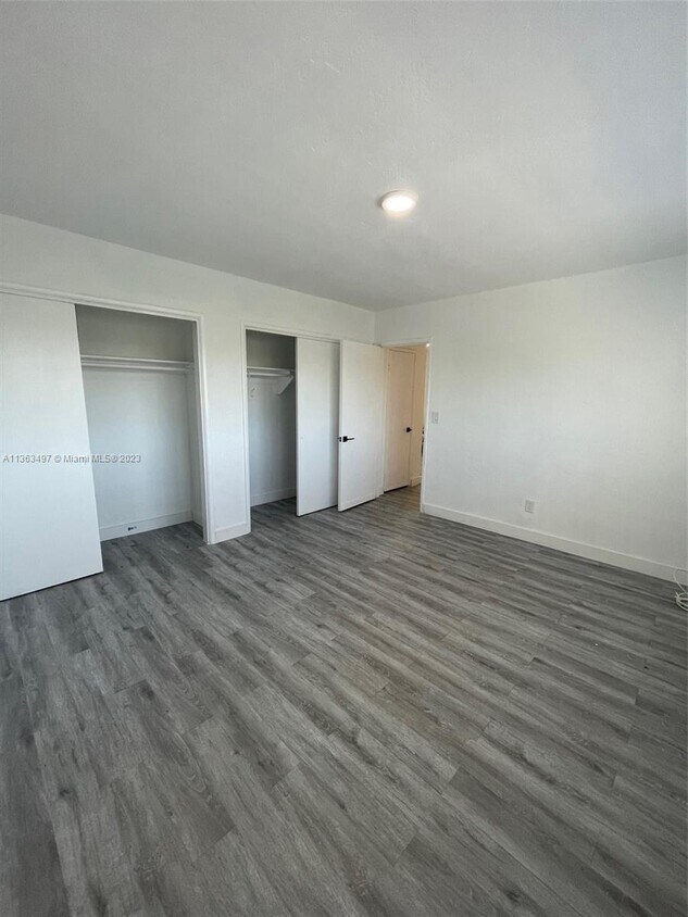 Foto del edificio - 324 Surfside Blvd