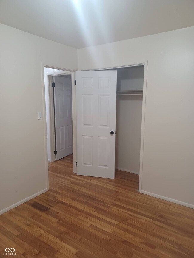 Foto del edificio - 33 S Post Rd