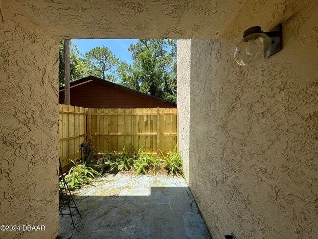 Building Photo - 275 Indigo Dr