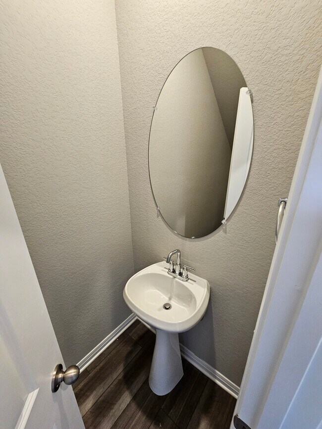 Foto del edificio - 3708 Sweet Watermelon Ln