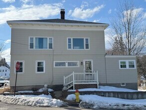 Building Photo - 262 Oak Hill Rd