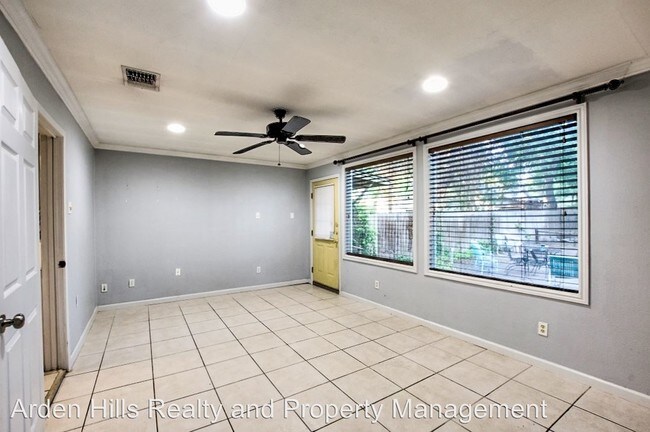 Building Photo - 3 br, 2 bath House - 1312 Park St.