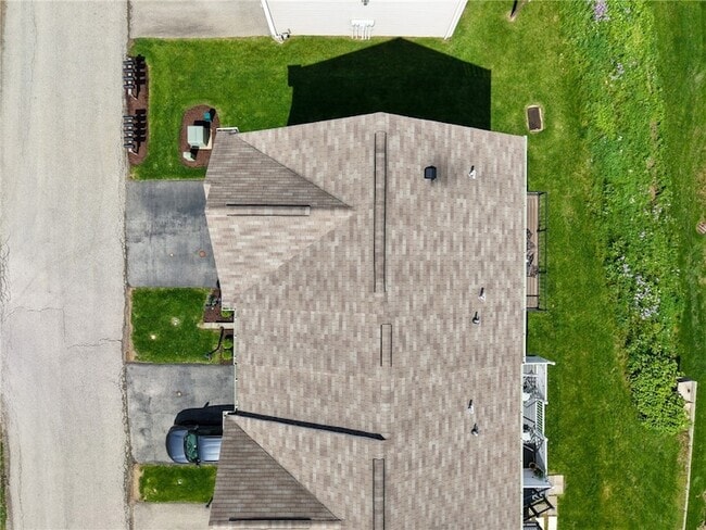Building Photo - 109 Shaley Dr