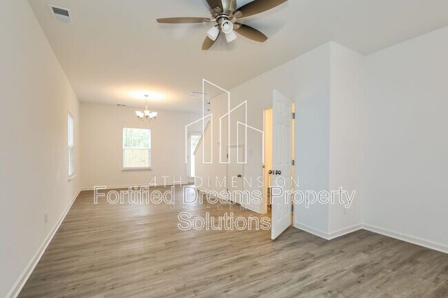 Building Photo - 3405 Littlefield Wy