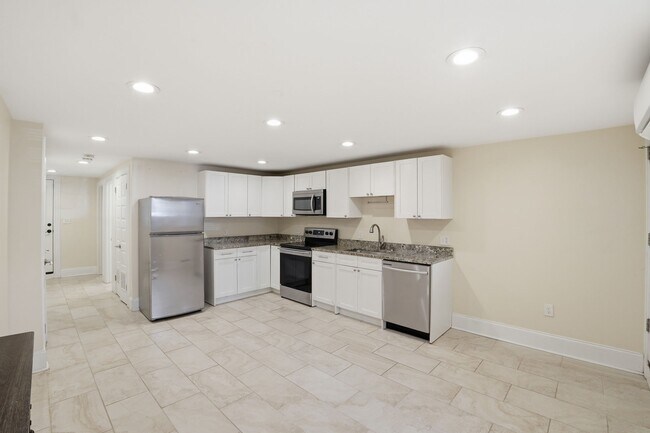 Foto del edificio - 1004 11th St NE