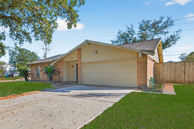 Foto del edificio - 16419 Cairnway Dr