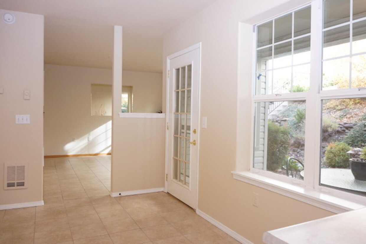 Primary Photo - One Bedroom, Bonus Room, 1 bath Condominiu...
