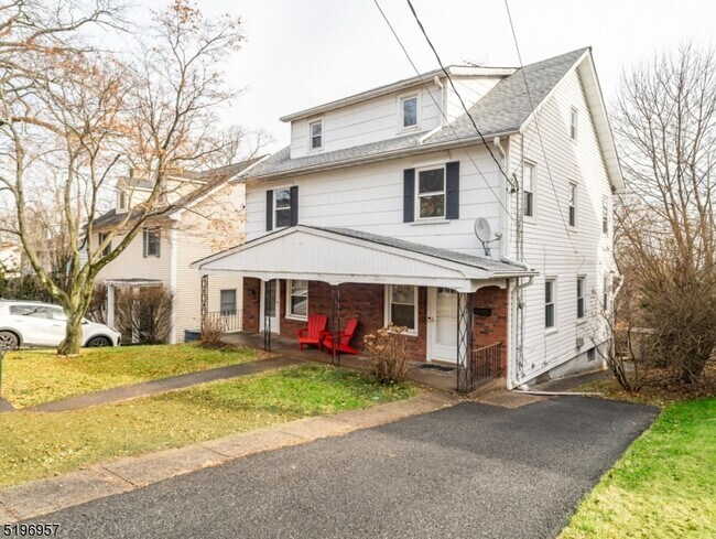 Building Photo - 247 McCosh Rd