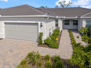 Building Photo - 25037 Pearl Lk Cir